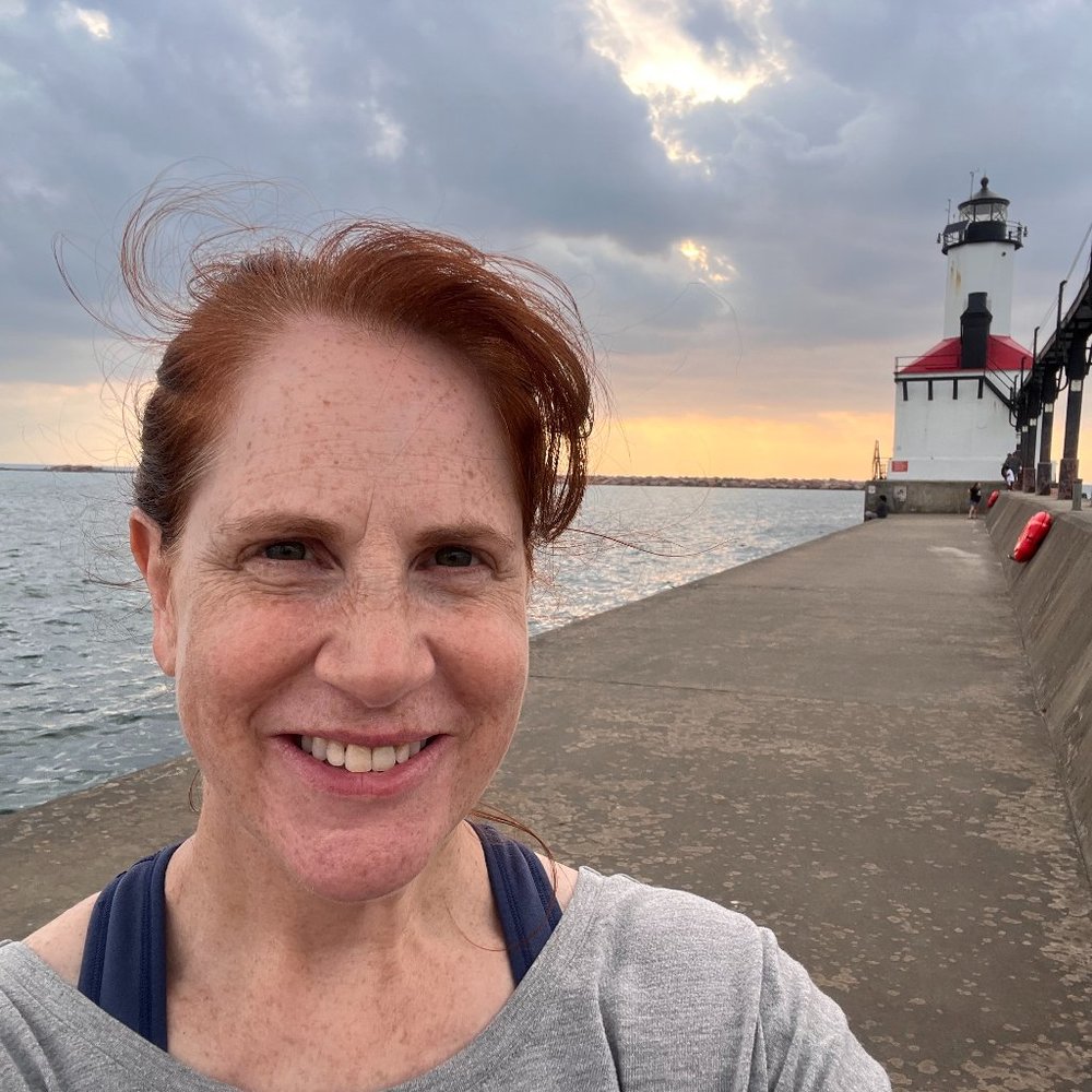 Meet your Posher, Cynthia